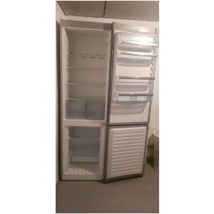 Réfrigérateur avec congélateur intégré