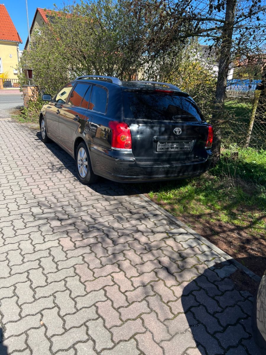 Toyota Avensis Combi 2.2 D Cat Executive Toyota Avensis Combi Executive 2.2L D-CAT Executive - OUAGADOUGOU.ONLINE