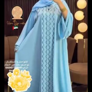 Abaya “Ciel d’Orient” – Bleu Pastel & Dentelle